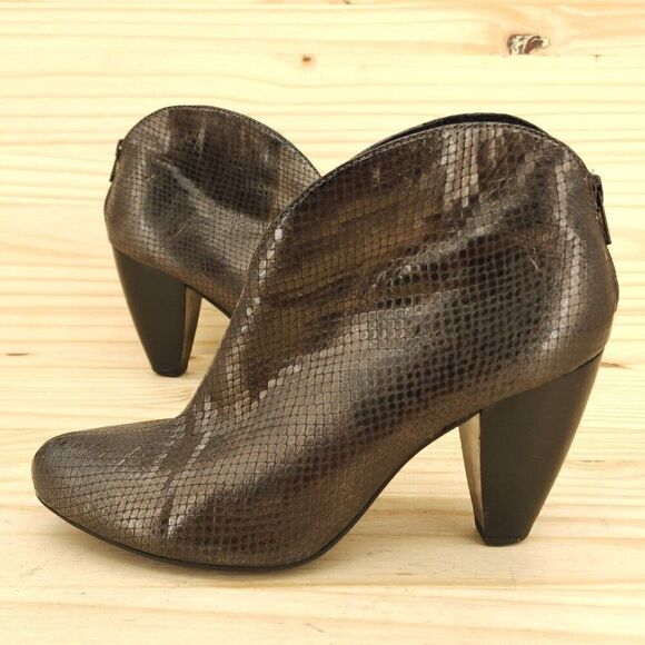 Born Women's Cone Heeled Ankle Boots Sz 7.5 Brown Leather Zip Western Booties - Picture 1 of 10